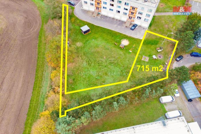 Prodej komerčního pozemku, Hradec Králové, 715 m2