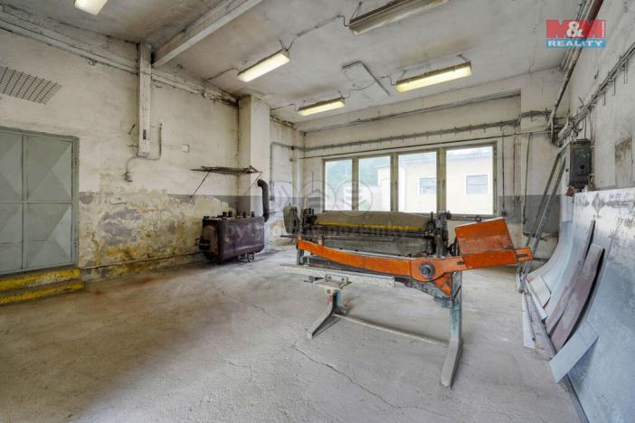 Prodej výrobních prostor, Chodová Planá, Kyjovská, 1564 m2