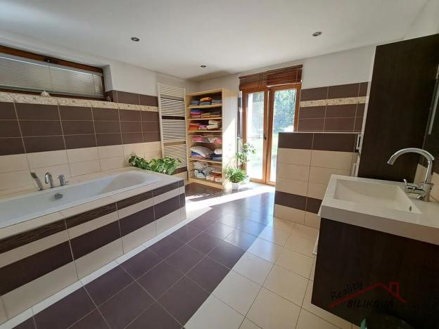 Prodej pozemku pro bydlení, Mělník, V Kroupovci, 2052 m2