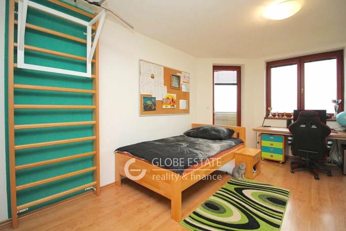 Prodej rodinného domu, Praha - Dolní Počernice, V padolině, 220 m2