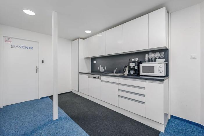 Pronájem kanceláře, Praha - Veleslavín, Na okraji, 240 m2