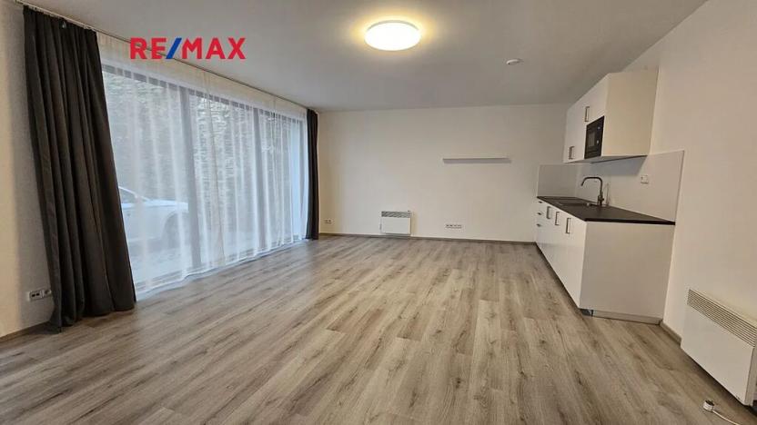 Pronájem bytu 1+kk, Kolín, Nad Zastávkou, 32 m2