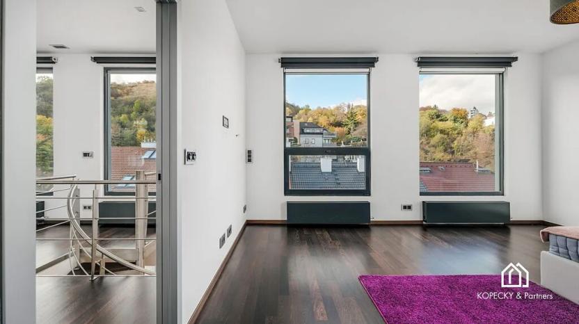 Prodej atypického bytu, Praha - Smíchov, Křížová, 428 m2