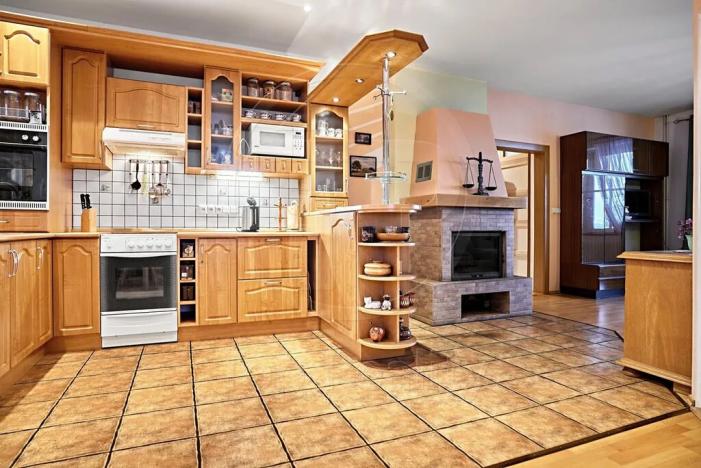 Prodej rodinného domu, Roztoky u Semil, 292 m2