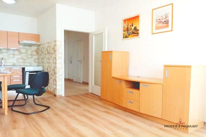 Pronájem bytu 2+kk, Praha - Horní Měcholupy, Modenská, 52 m2