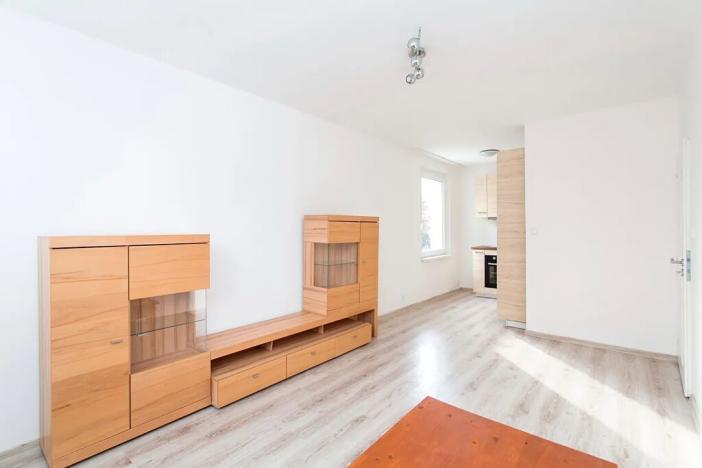 Pronájem bytu 2+kk, Praha - Kobylisy, Havlínova, 43 m2