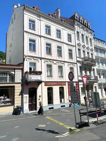 Prodej bytu 2+kk, Karlovy Vary, Zámecký vrch, 31 m2