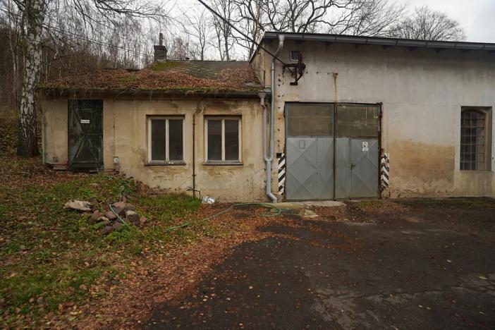 Pronájem výrobních prostor, Hrob, 350 m2