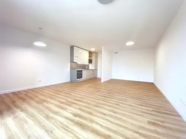 Pronájem bytu 1+kk, Praha - Kobylisy, Vršní, 40 m2