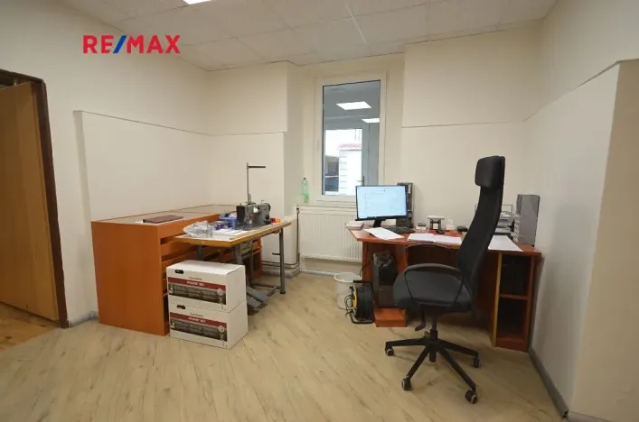 Prodej obchodního prostoru, Slaný, Třebízského, 140 m2