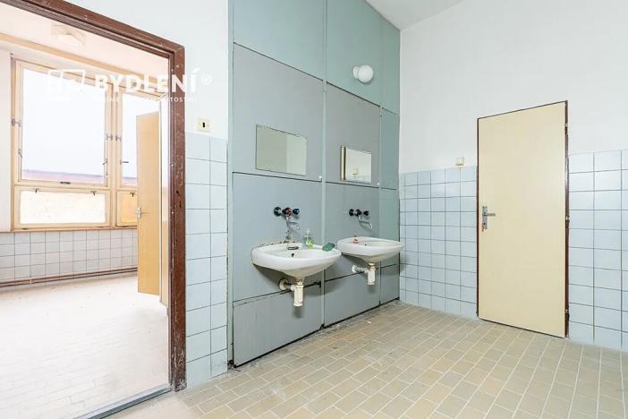 Prodej komerční nemovitosti, Duchcov, Sadová, 11341 m2