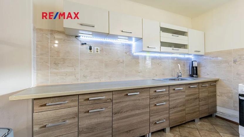 Prodej rodinného domu, Žandov, 296 m2