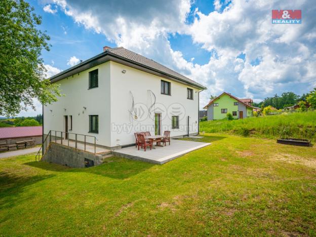 Prodej rodinného domu, Neustupov, 450 m2