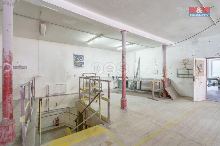 Prodej výrobních prostor, Karlovy Vary - Rybáře, Sokolovská, 2100 m2