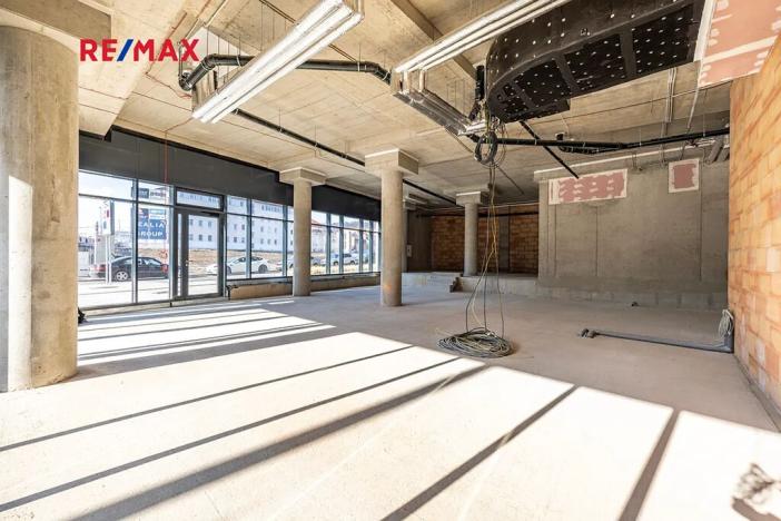 Pronájem obchodního prostoru, Praha - Vysočany, Kolbenova, 194 m2