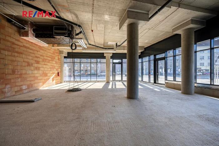 Pronájem obchodního prostoru, Praha - Vysočany, Kolbenova, 194 m2