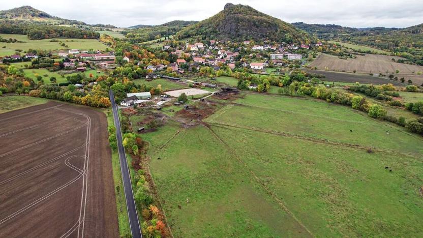 Prodej pozemku, Třebušín, 127000 m2
