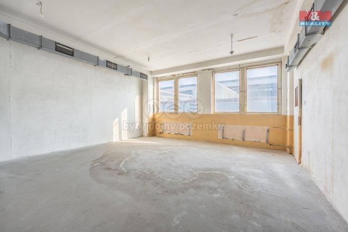 Prodej výrobních prostor, Kladno, Buštěhradská, 2602 m2