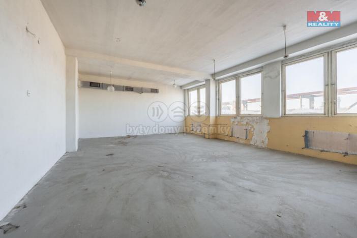 Prodej výrobních prostor, Kladno, Buštěhradská, 2602 m2