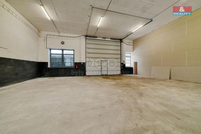 Pronájem skladu, Planá, Karlín, 200 m2