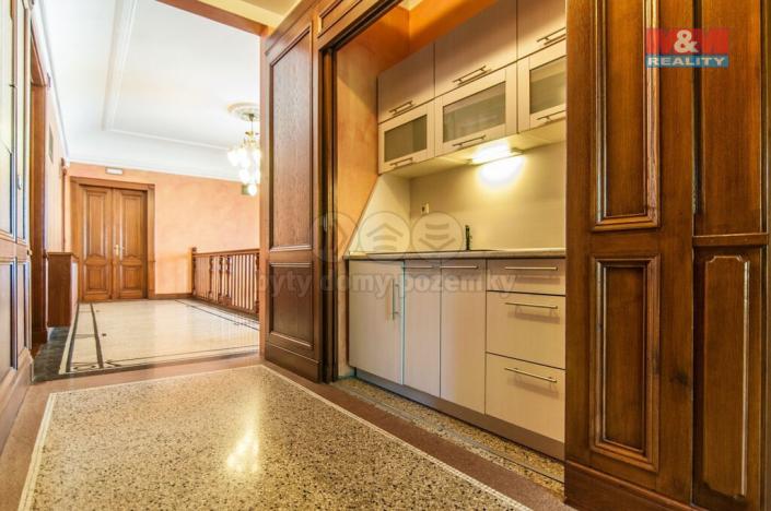 Prodej kanceláře, Praha - Smíchov, Kartouzská, 664 m2