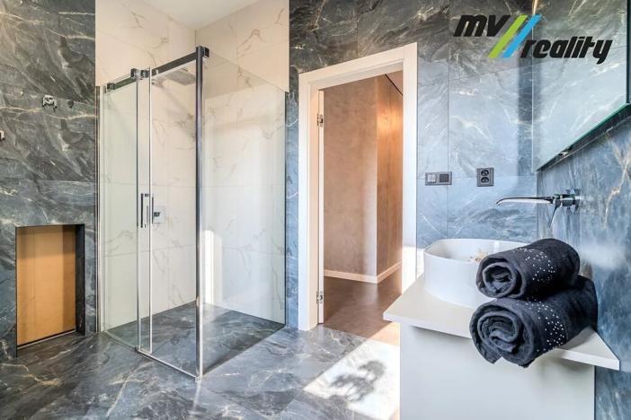 Prodej rodinného domu, Chrášťany, 196 m2