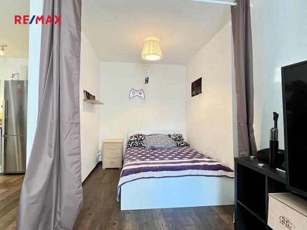 Prodej bytu 1+kk, Praha - Modřany, K otočce, 49 m2