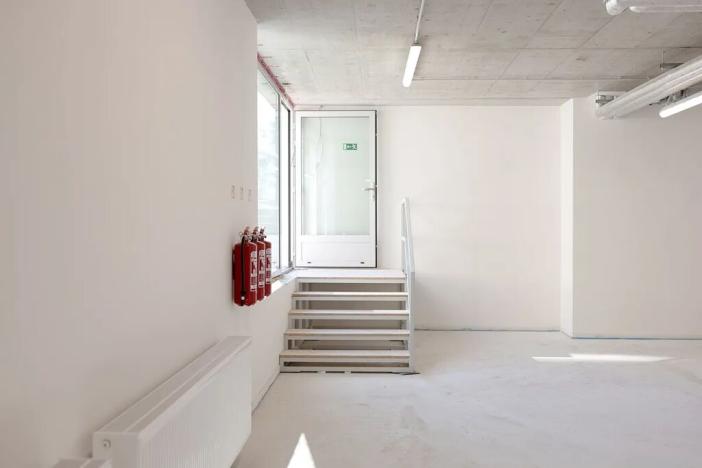 Prodej obchodního prostoru, Praha - Modřany, Kolmanova, 135 m2