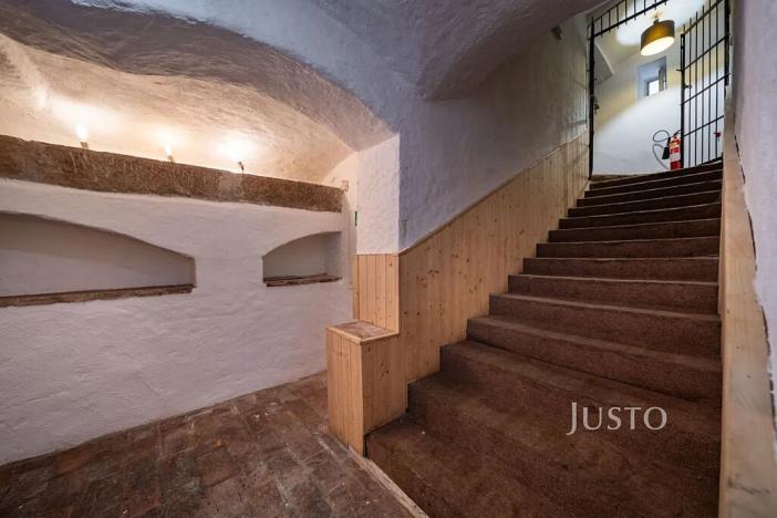 Prodej obchodního prostoru, České Budějovice, nám. Přemysla Otakara II., 301 m2