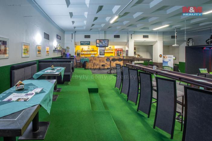 Pronájem obchodního prostoru, Pardubice - Bílé Předměstí, Dašická, 1230 m2