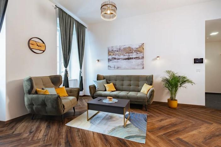 Prodej bytu 2+kk, Horní Planá, Náměstí, 59 m2