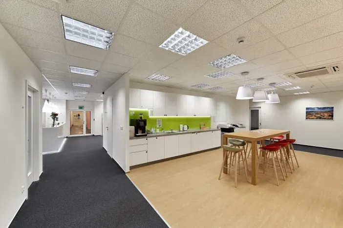 Pronájem kanceláře, Praha - Holešovice, Dělnická, 60 m2