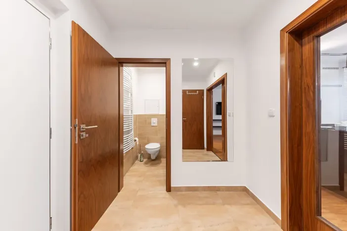 Prodej bytu 6+kk a větší, Praha - Pitkovice, Křemenáčová, 169 m2