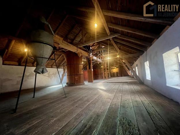 Prodej výrobních prostor, Česká Třebová, 896 m2