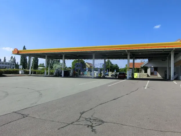 Prodej komerčního pozemku, Mikulov, 27250 m2