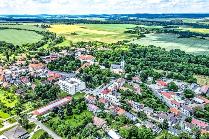 Prodej rodinného domu, Zásmuky, Komenského nám., 600 m2