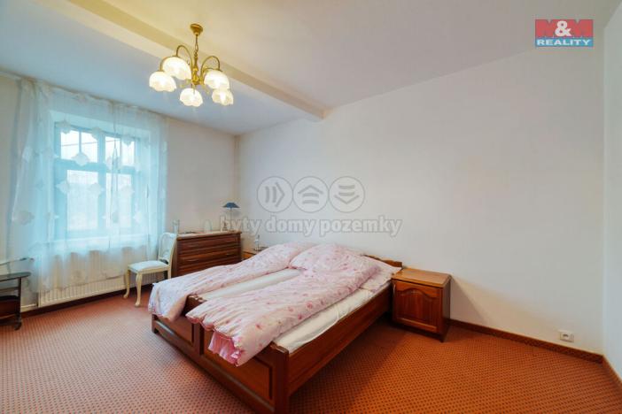 Prodej rodinného domu, Podhradí, 370 m2