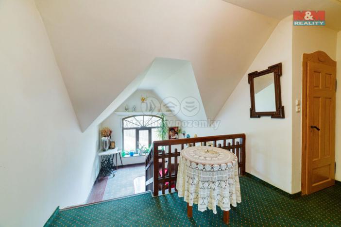 Prodej rodinného domu, Podhradí, 370 m2