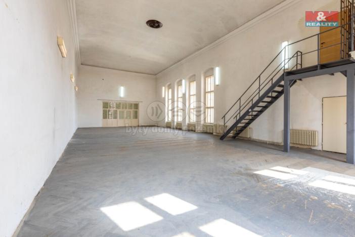 Prodej obchodního prostoru, Louny, Mírové náměstí, 1353 m2