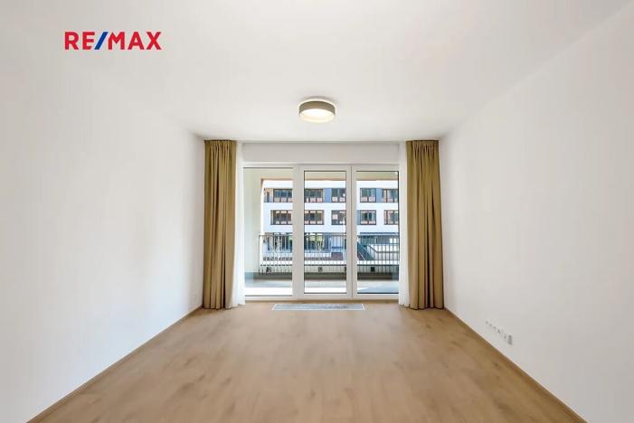 Pronájem bytu 1+kk, Praha - Hloubětín, U Tesly, 30 m2
