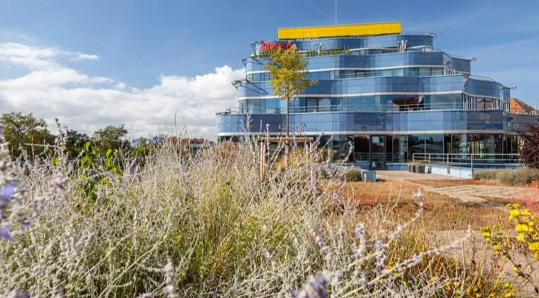 Pronájem kanceláře, Praha - Libeň, Českomoravská, 1600 m2