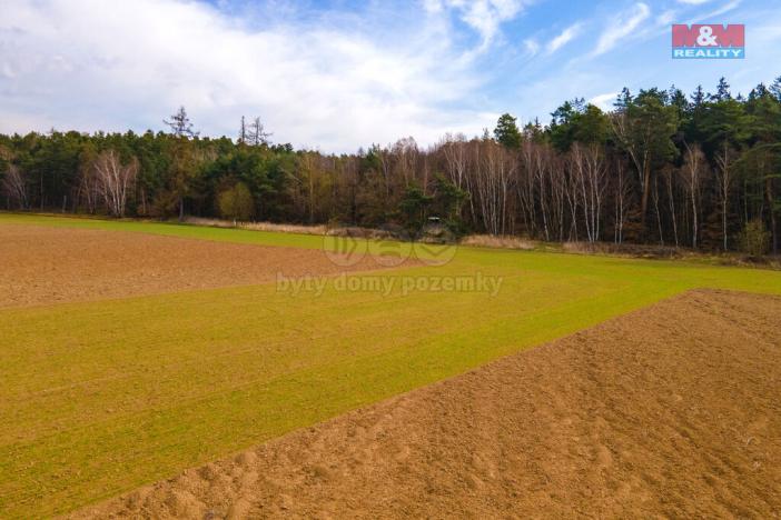 Prodej pole, Tlučná, 9418 m2