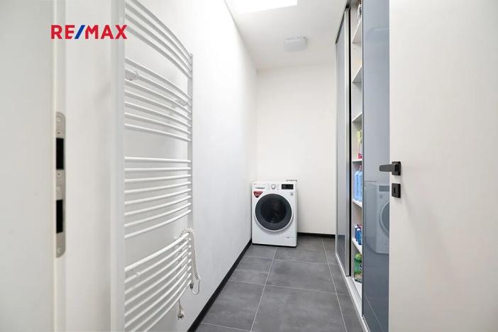 Prodej rodinného domu, Hovorčovice, Na Konci světa, 188 m2