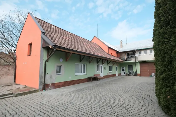 Prodej rodinného domu, Bánov, 315 m2