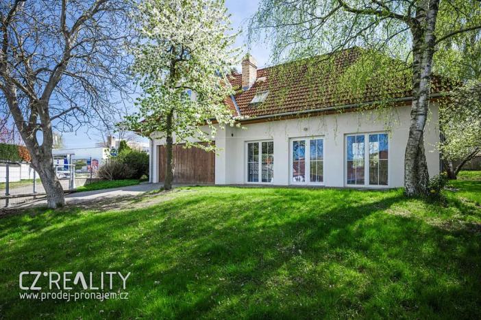 Prodej rodinného domu, Praha - Lipence, Na Bambouzku, 308 m2
