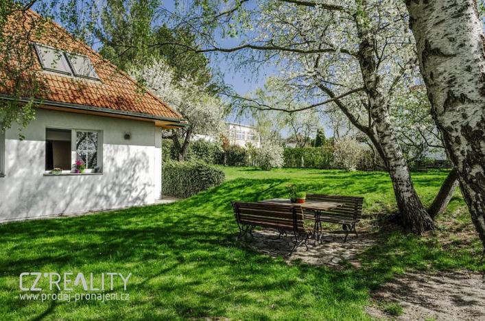 Prodej rodinného domu, Praha - Lipence, Na Bambouzku, 308 m2
