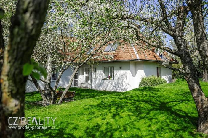 Prodej rodinného domu, Praha - Lipence, Na Bambouzku, 308 m2