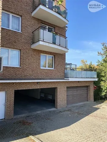 Prodej garážového stání, Dolní Břežany, Ke Kapličce, 15 m2