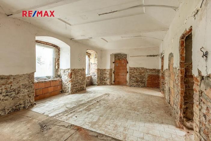 Prodej činžovního domu, Koleč, 404 m2