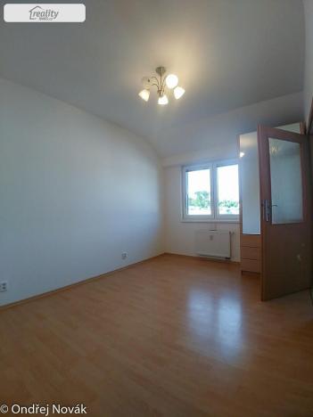 Pronájem bytu 2+kk, Dobřichovice, Za Parkem, 34 m2
